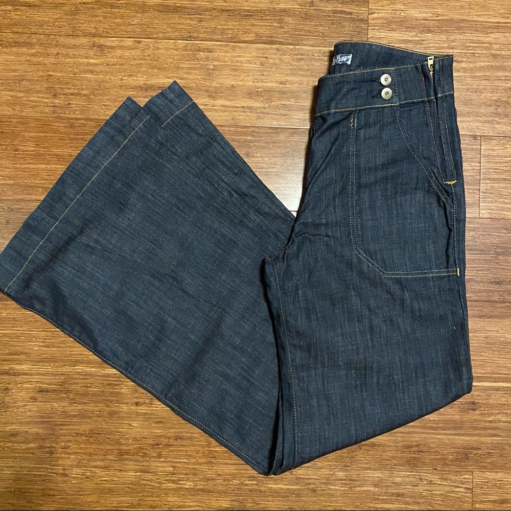 Excellent condition high rise Hudson side zip sailor jeans, wide leg 31
